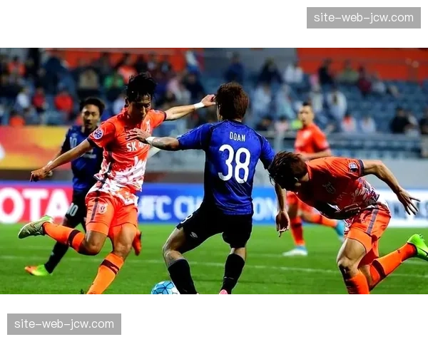 江原FC防守紧凑度提升 韩国球队体系调整初见成效